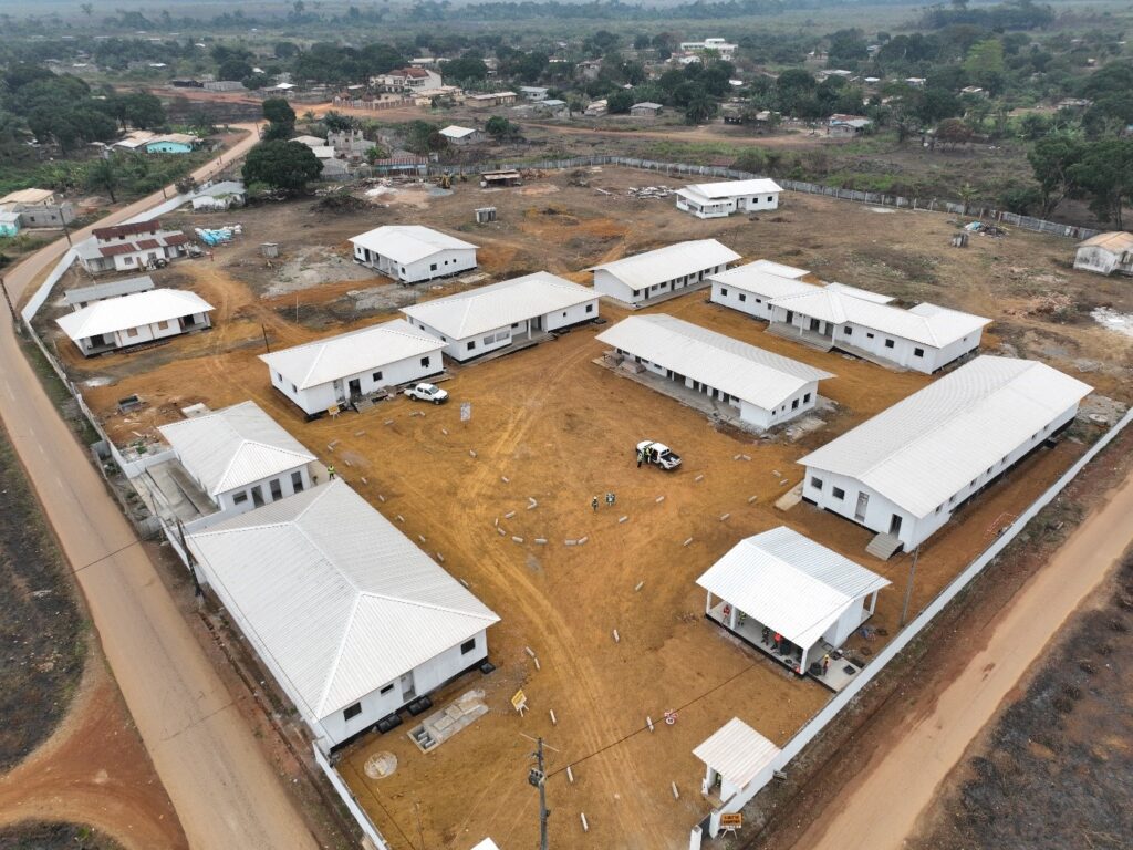 Réalisations de la société GIEEBI 15 vue aérienne construction hôpital gieebi gabon